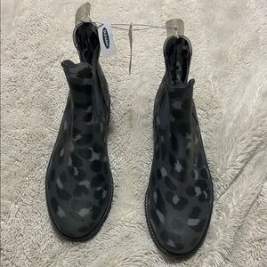 Old Navy Black Leopard Print Rain Boots